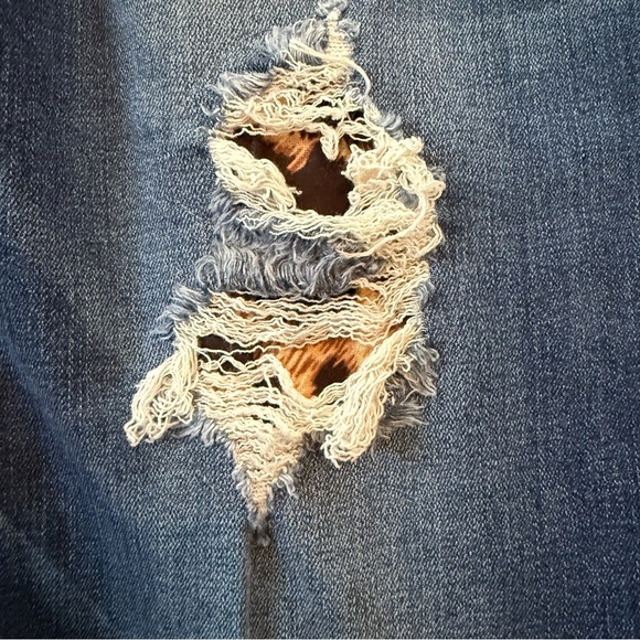 KanCan Leopard Patch Distressed Denim Straight Leg Jeans Size 9/28 High Rise - Picture 9 of 12